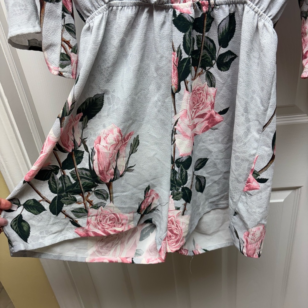 Glamorous Gray Floral Wrap Romper with Bell Sleeves Size Medium - Picture 3 of 10